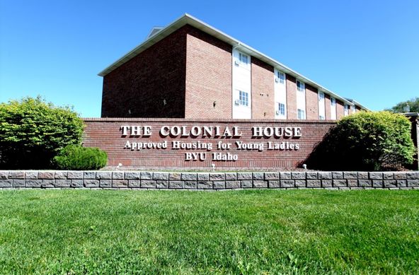 The Colonial House - BYU Idaho Student Housing: 151 W 4th S, Rexburg, ID 83440